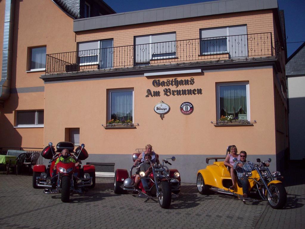 Gasthaus Am Brunnen Illerich エクステリア 写真